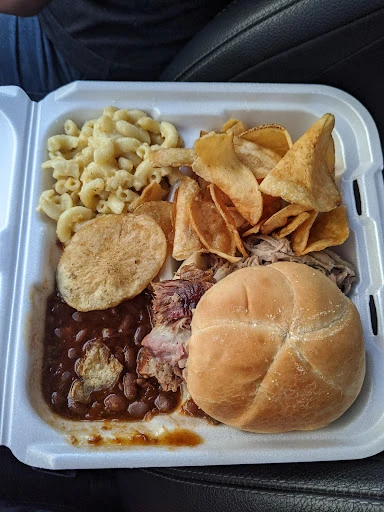 Foothill Momma's BBQ Juke Joint photo 2