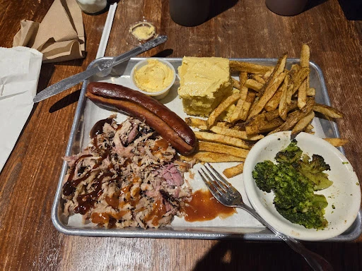 Foothill Momma's BBQ Juke Joint photo 5